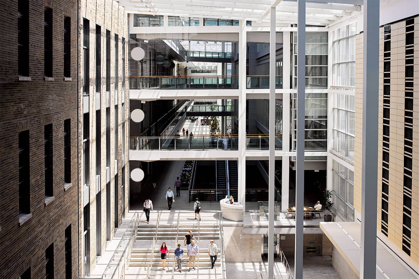 <h2>Facilities</h2>
<p>MaRS' state-of-the-art facilities are located at the intersection of Canada’s business, creative and research communities.</p>
